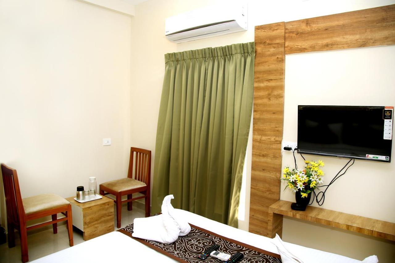 Apollo Court Hotel เชนไน ภายนอก รูปภาพ